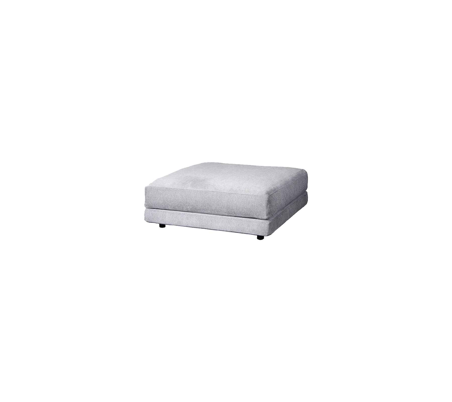 Ottomán tapizado en gris claro con forma cuadrada y un diseño simple, que presenta una superficie lisa y un sutil acolchado.