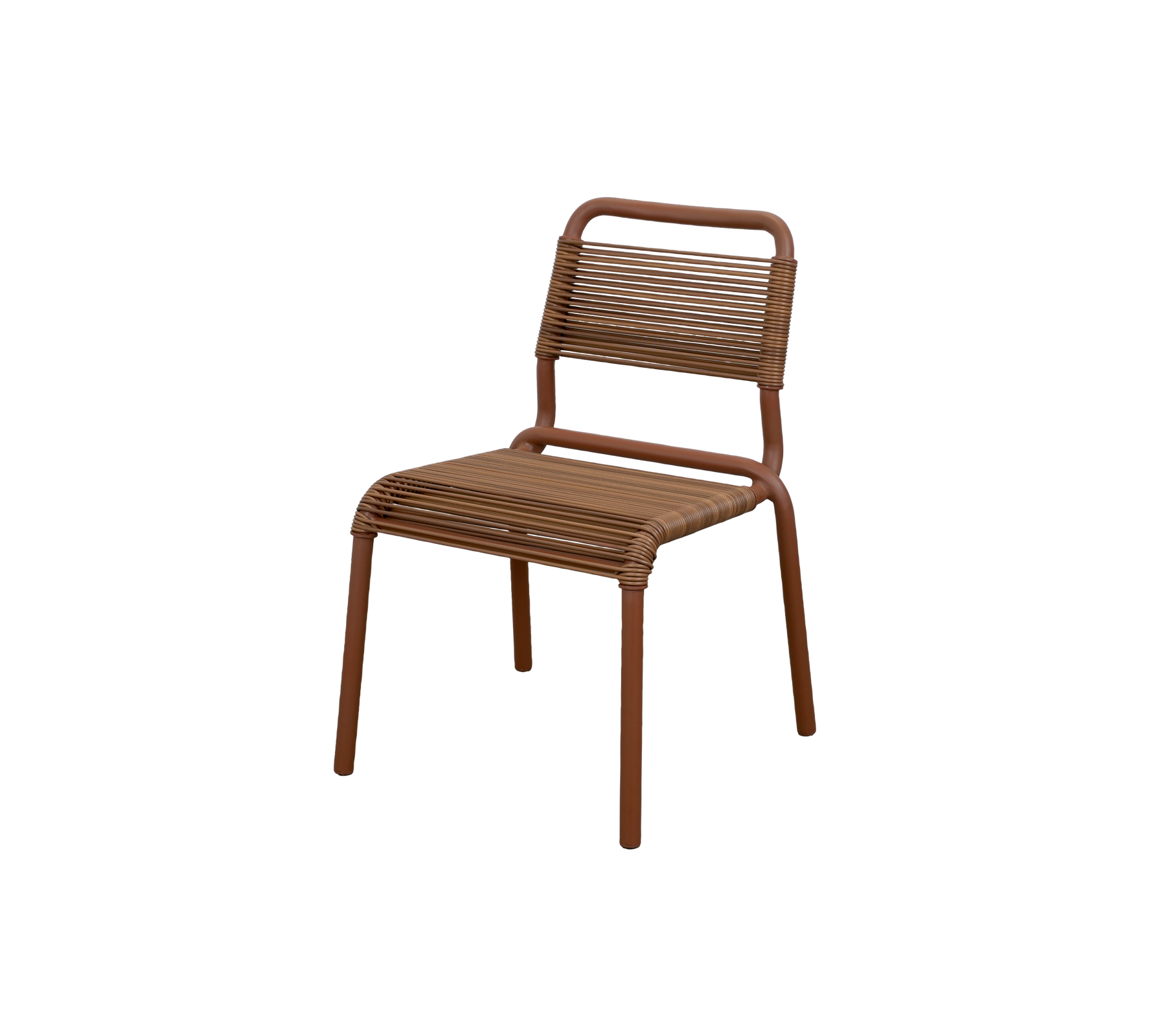 Silla marrón con un diseño simple y respaldo de listones.