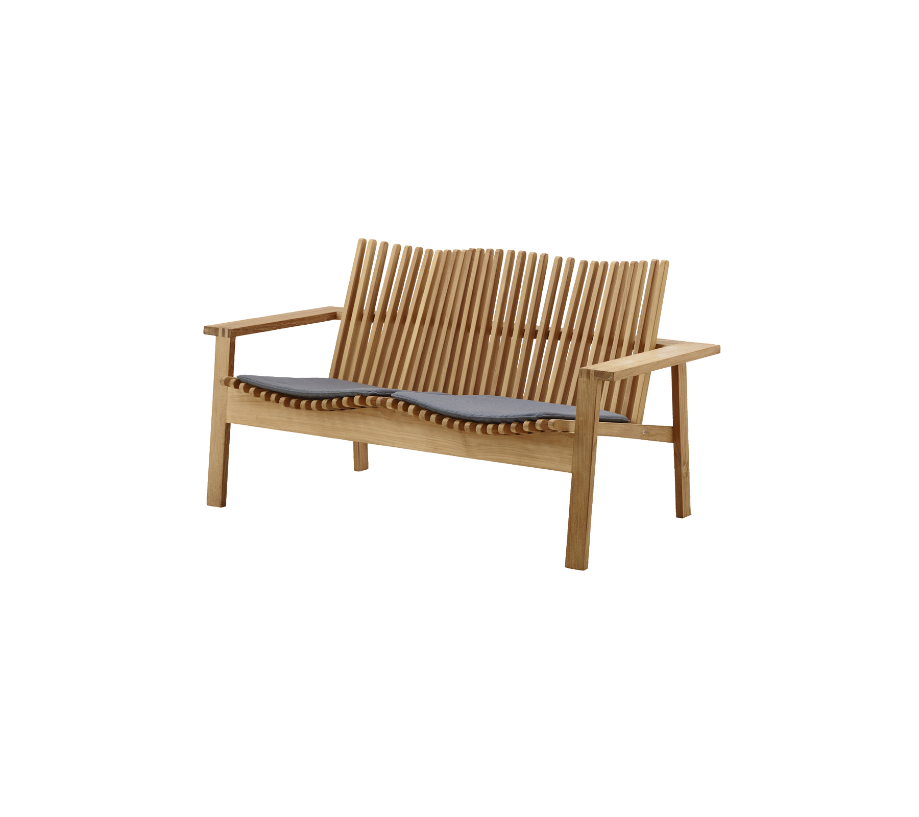 Banco de madera estilosa con respaldo de listones y cómodo cojín gris, perfecto para relajarse y sentarse en cualquier espacio.