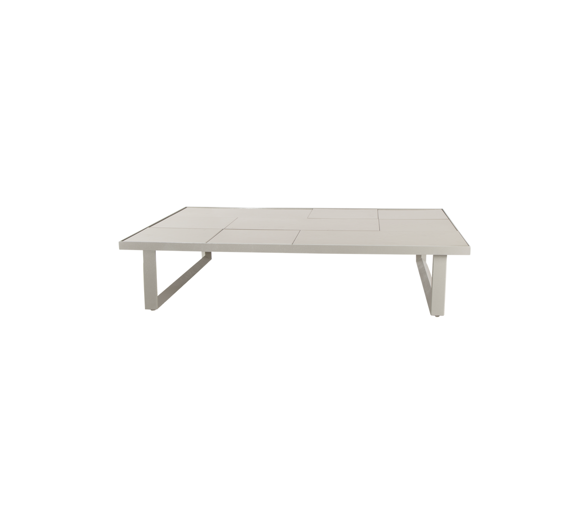 Mesa moderna de color arena con un diseño minimalista.