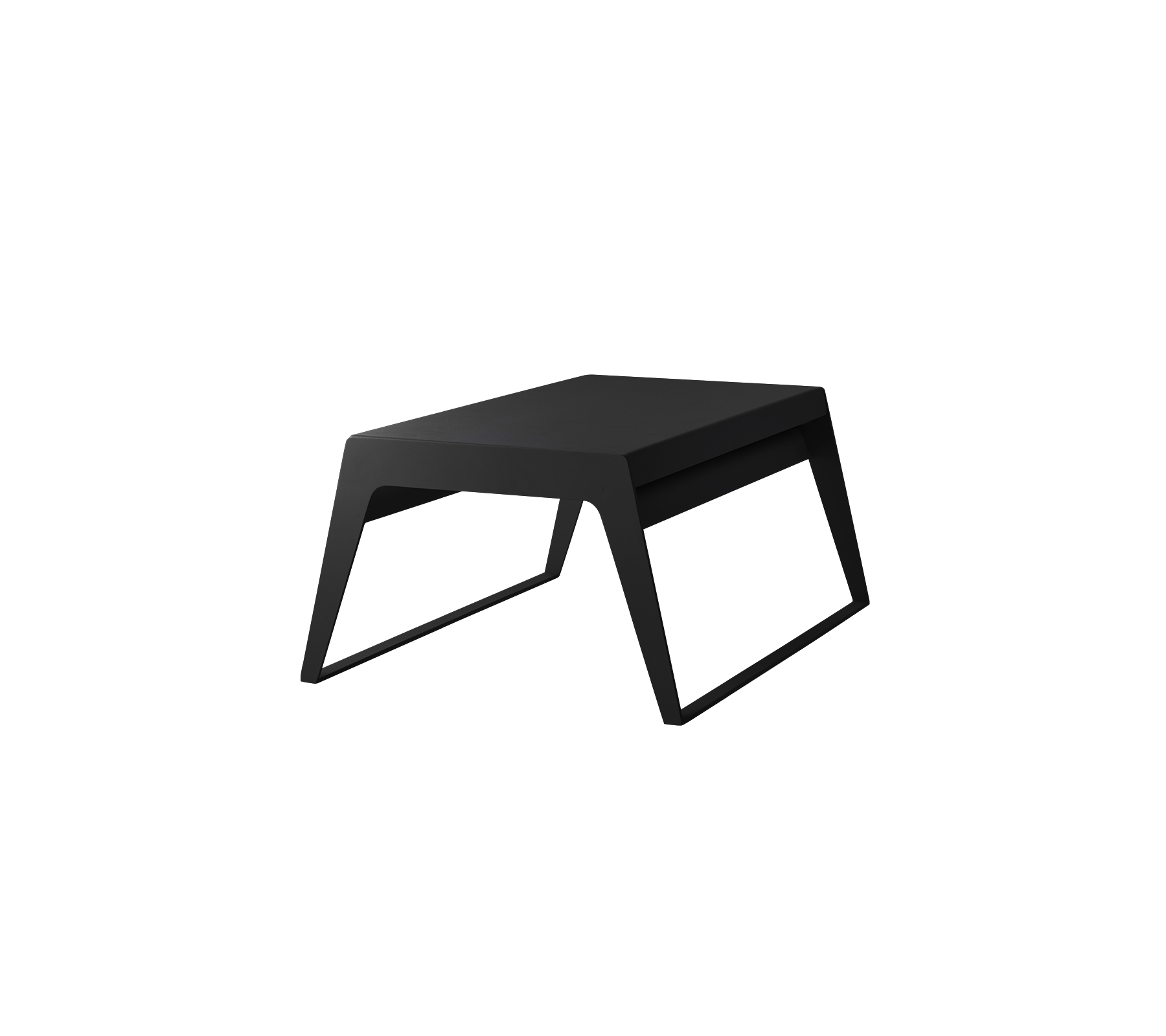 Una mesa negra minimalista con un diseño elegante, con patas en ángulo y una tapa rectangular, adecuada para diversos usos.