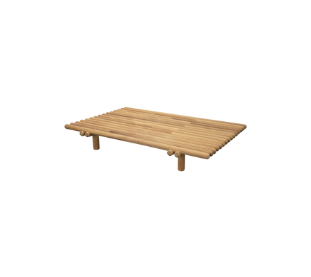 Mesa de listones de madera con cuatro patas, con un diseño minimalista y un acabado natural, adecuada para varios estilos decorativos.