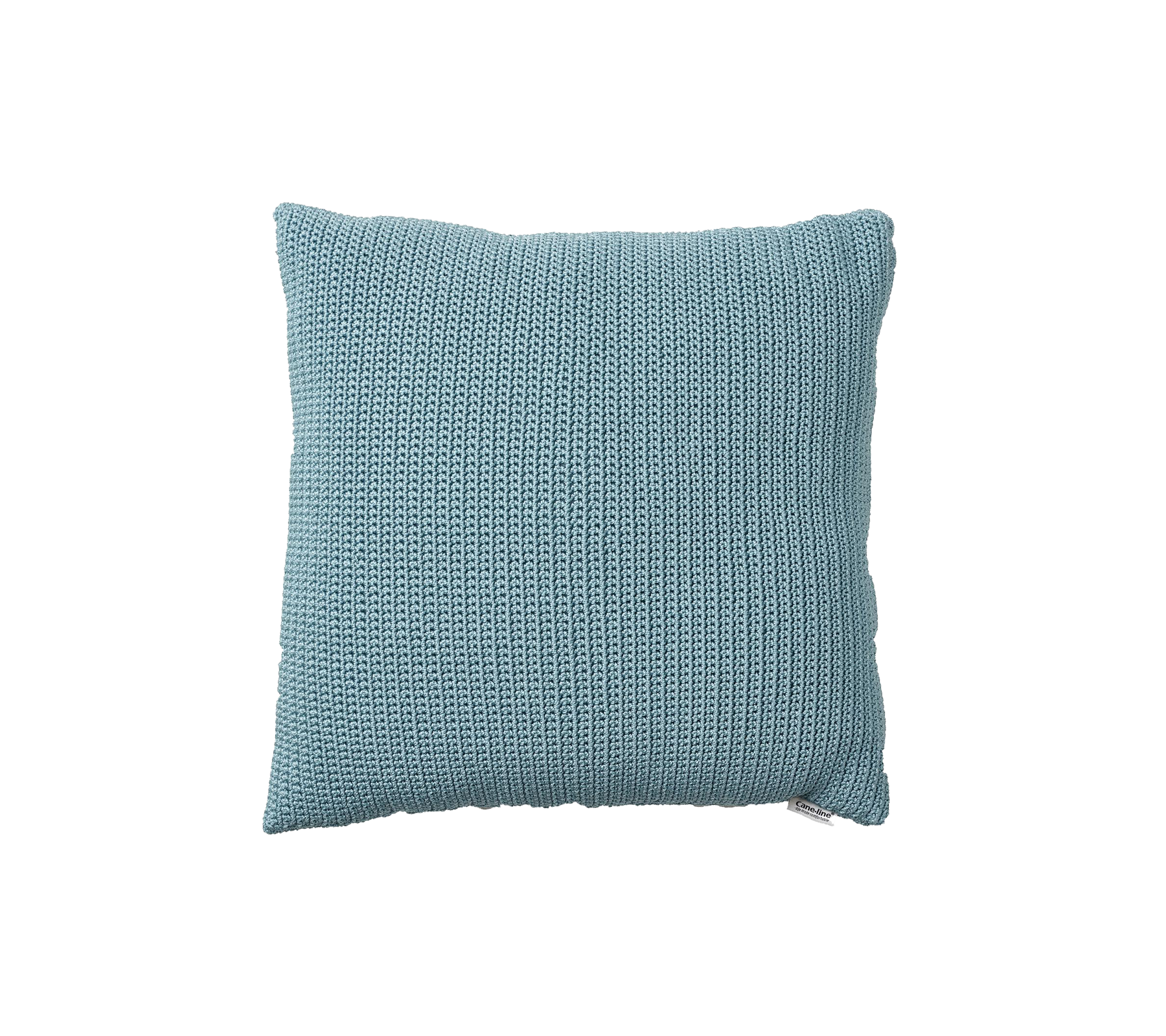 Almohada cuadrada suave y texturizada en un tono azul calmante, perfecta para agregar confort y estilo a cualquier espacio.