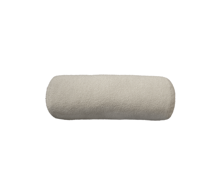 Cojín cilíndrico de color claro diseñado para comodidad y soporte. Ideal para varios arreglos de asientos y propósitos de relajación.