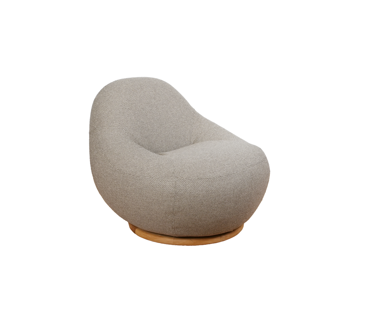 Silla de lounge moderna marrón claro con una forma redondeada única.