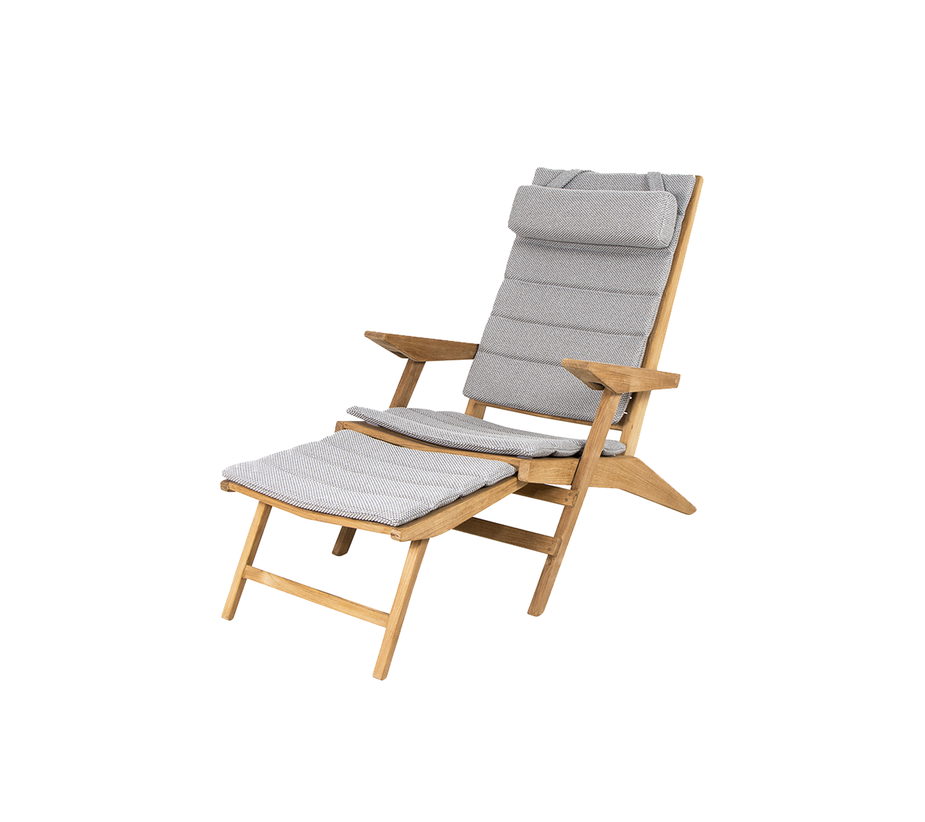 Una silla de madera cómoda con un asiento y respaldo acolchados en gris, con un diseño reclinable y un reposapiés a juego.