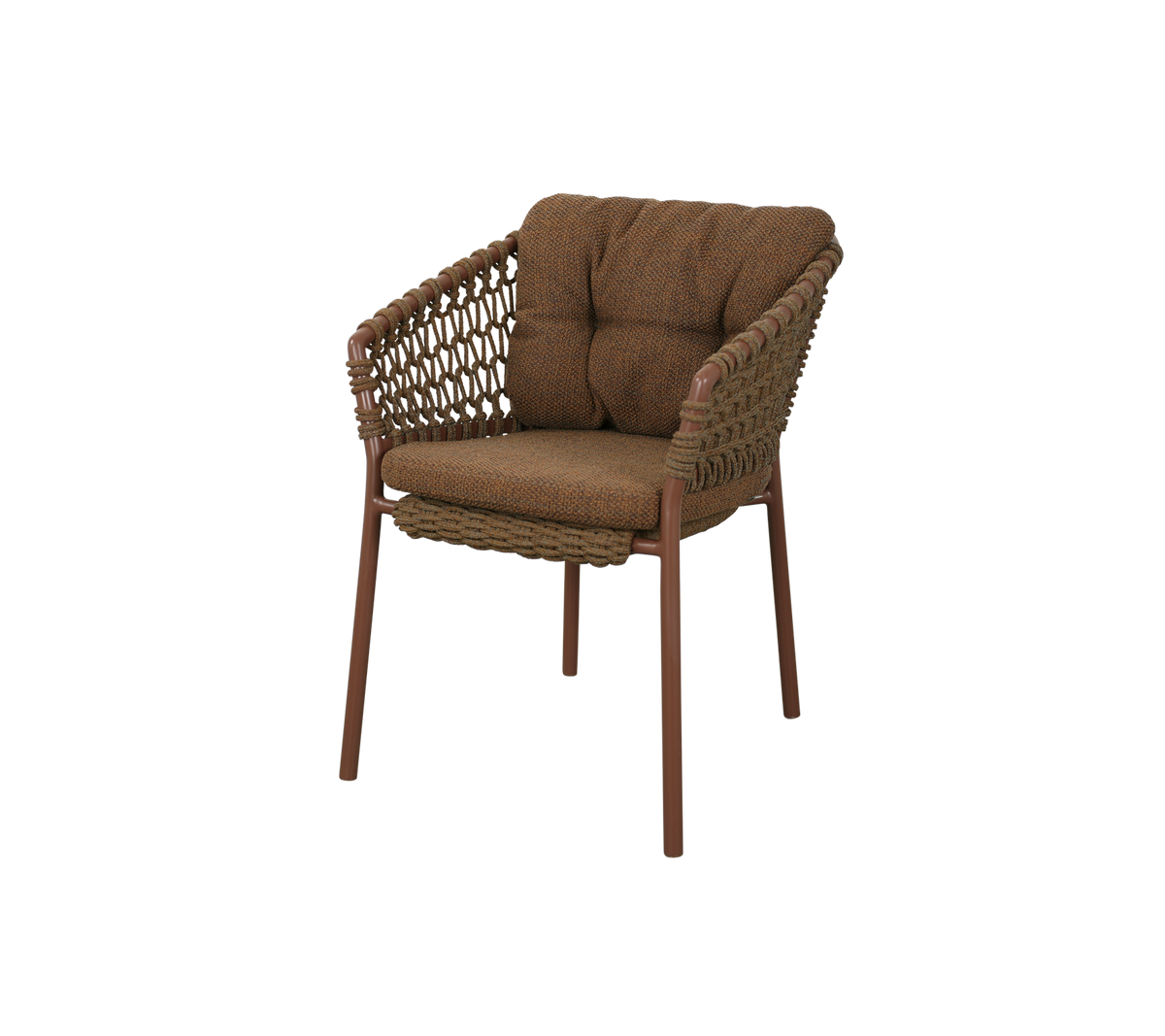 Silla cómoda con un diseño tejido, con cojines acolchados en un cálido color marrón, soportada por patas robustas. Ideal para la relajación.