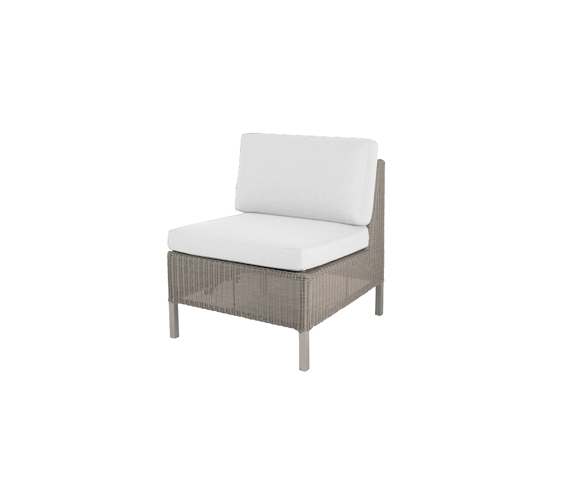 Silla elegante con una textura tejida y suaves cojines blancos, perfecta para relajarse y decorar con un estilo moderno.