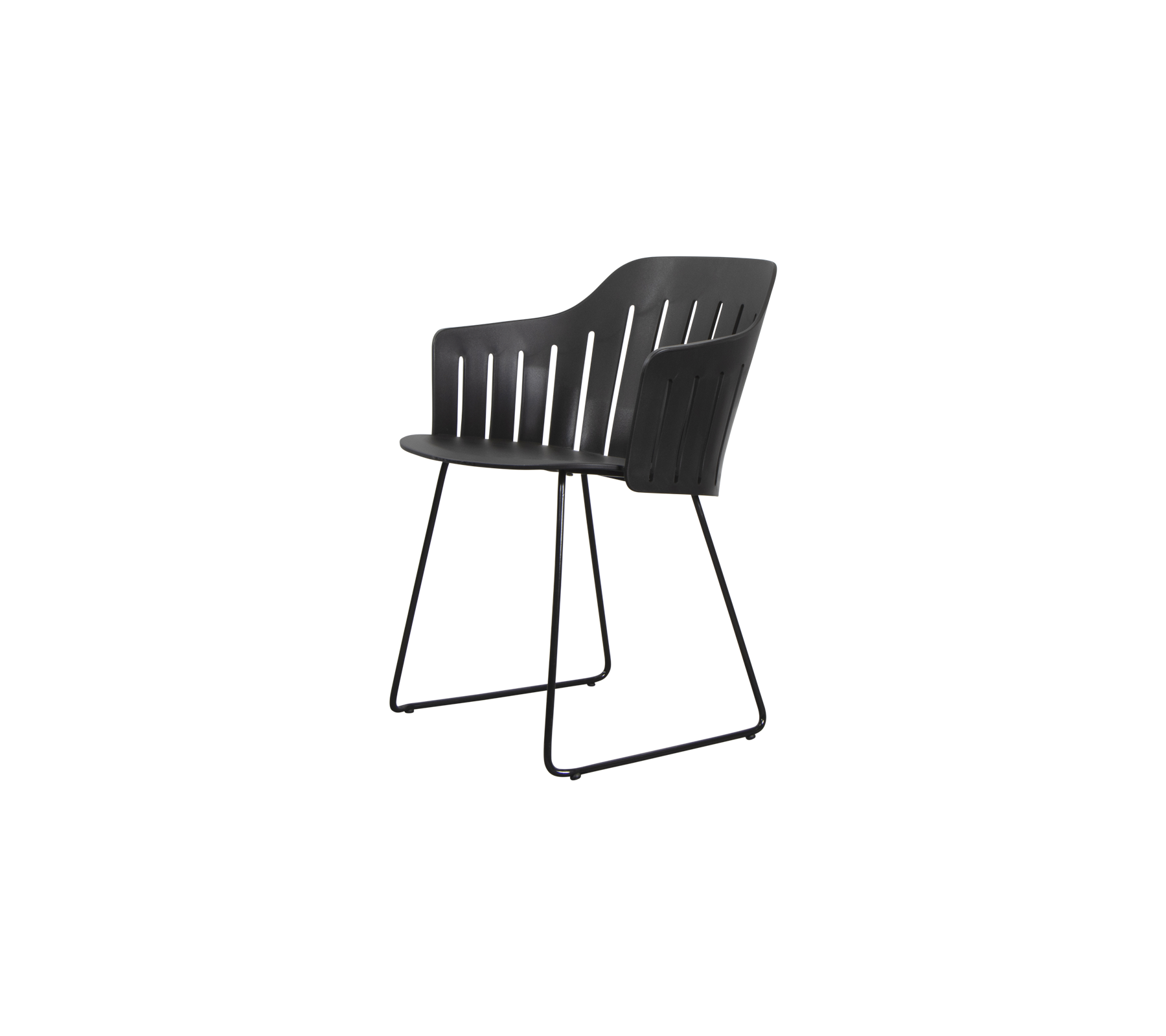 Silla elegante con un diseño aerodinámico, respaldo curvado y patas de metal robustas, ideal para una seating moderna.