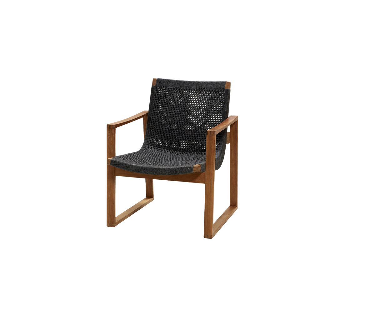 Silla elegante con un marco de madera y un asiento de tela oscura cómodo, perfecta para interiores modernos o ambientes informales.