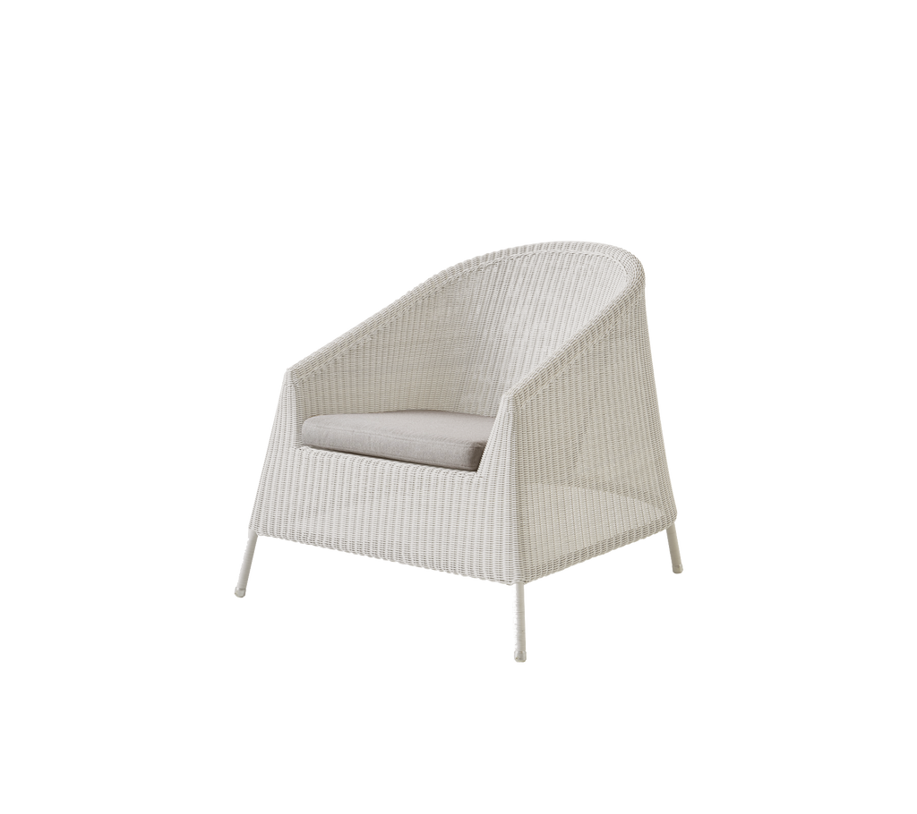 Silla de arena moderna con un diseño minimalista.