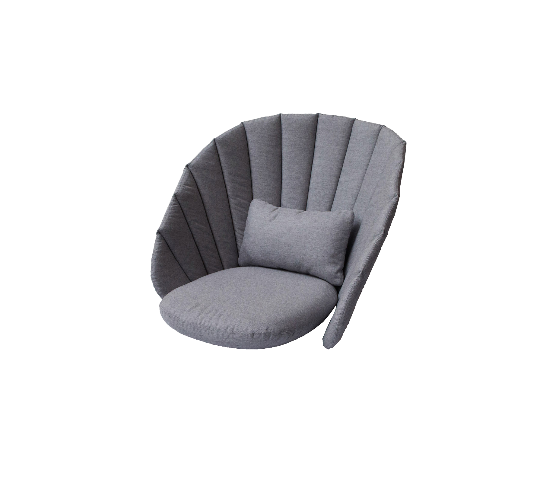 Sillón lounge gris elegante con un diseño redondeado y un cojín suave, que ofrece una opción de asiento acogedora.