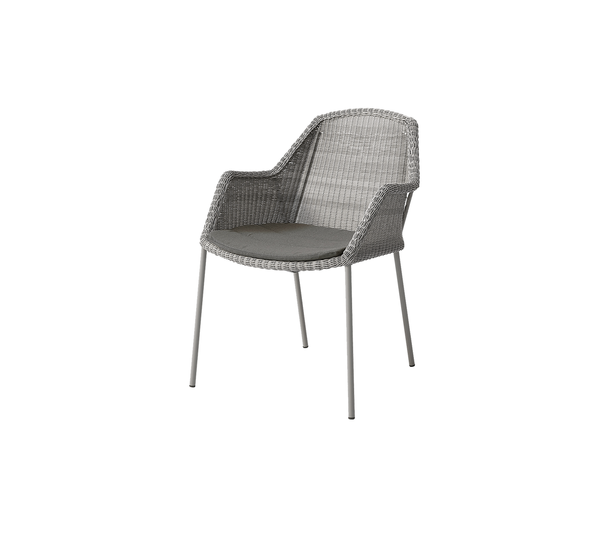 Una silla moderna con un diseño tejido y un asiento acolchado, apoyada por patas de metal elegantes en un tono gris neutro.