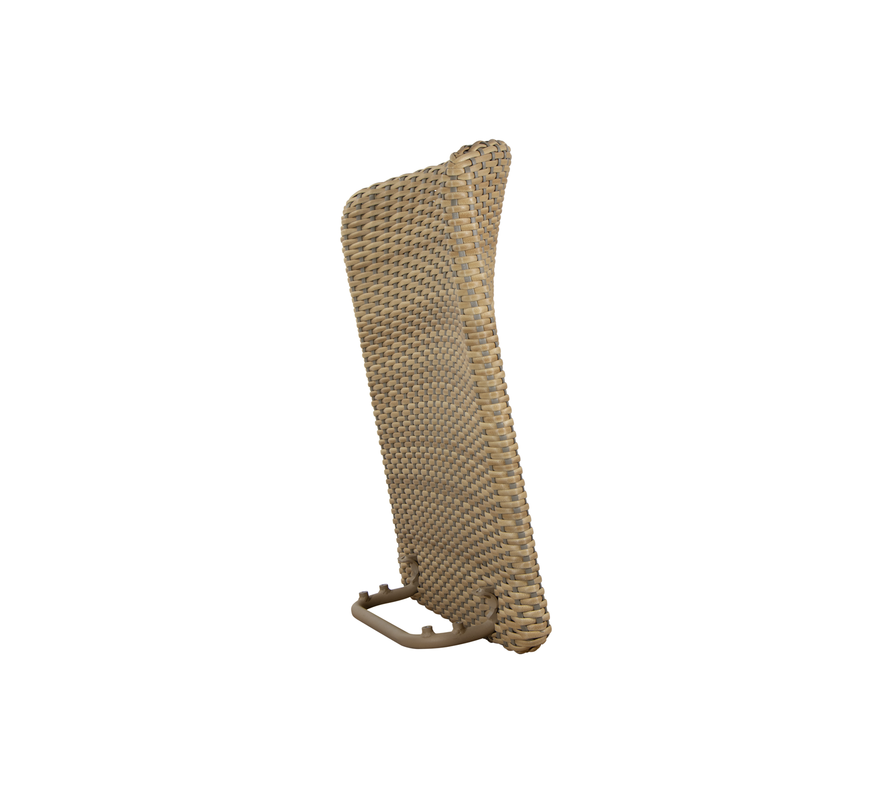 Un respaldo tejido diseñado para un asiento cómodo, con una forma curva y una base de soporte robusta. Ideal para la relajación.