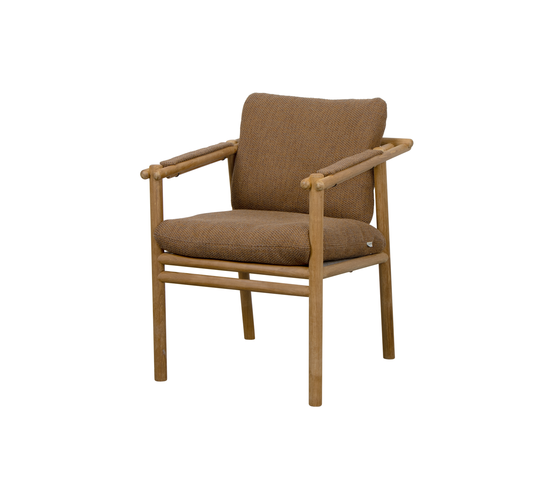 Silla tapizada marrón con reposabrazos de madera y un diseño minimalista, adecuada para diversos entornos.