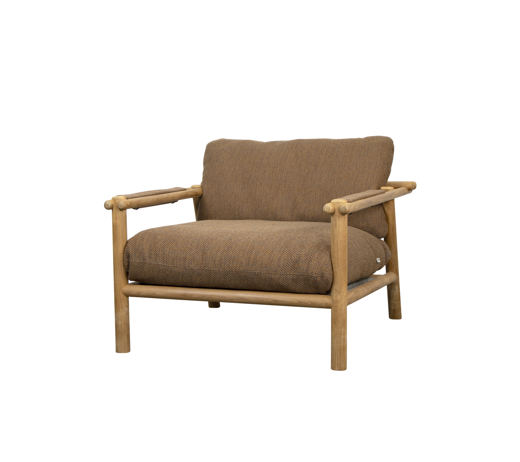 Una silla cómoda con un marco de madera y suaves cojines marrones, diseñada para la relajación y el estilo.