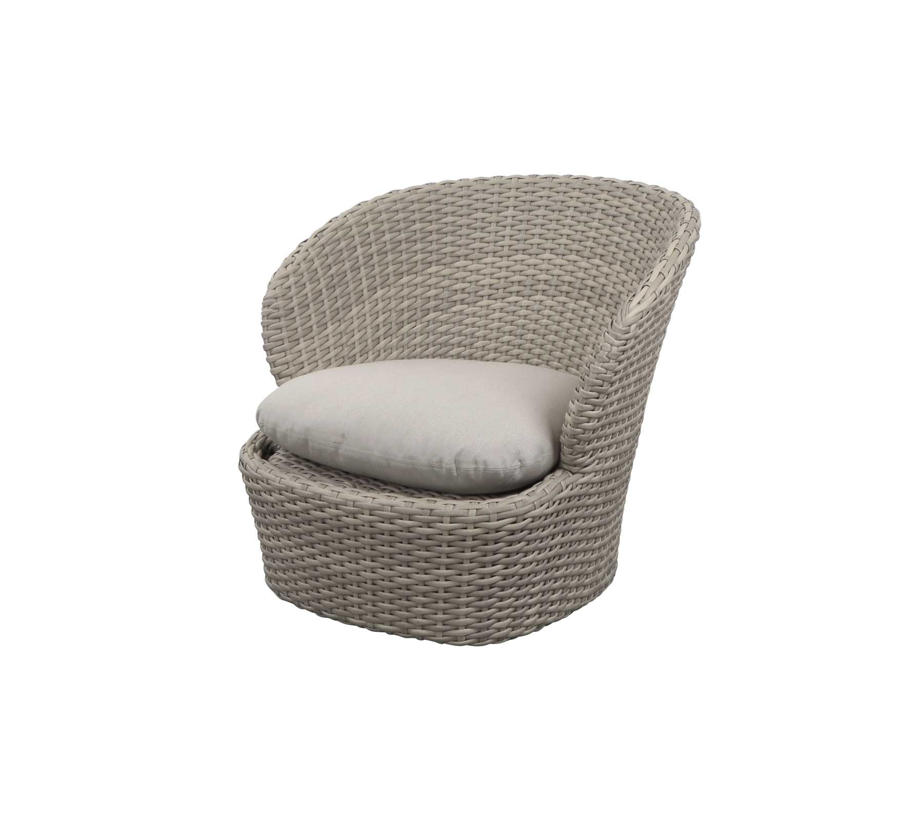 Una silla tejida y acogedora con un cojín acolchado, diseñada para la relajación y la comodidad, con forma redonda y contorneada.