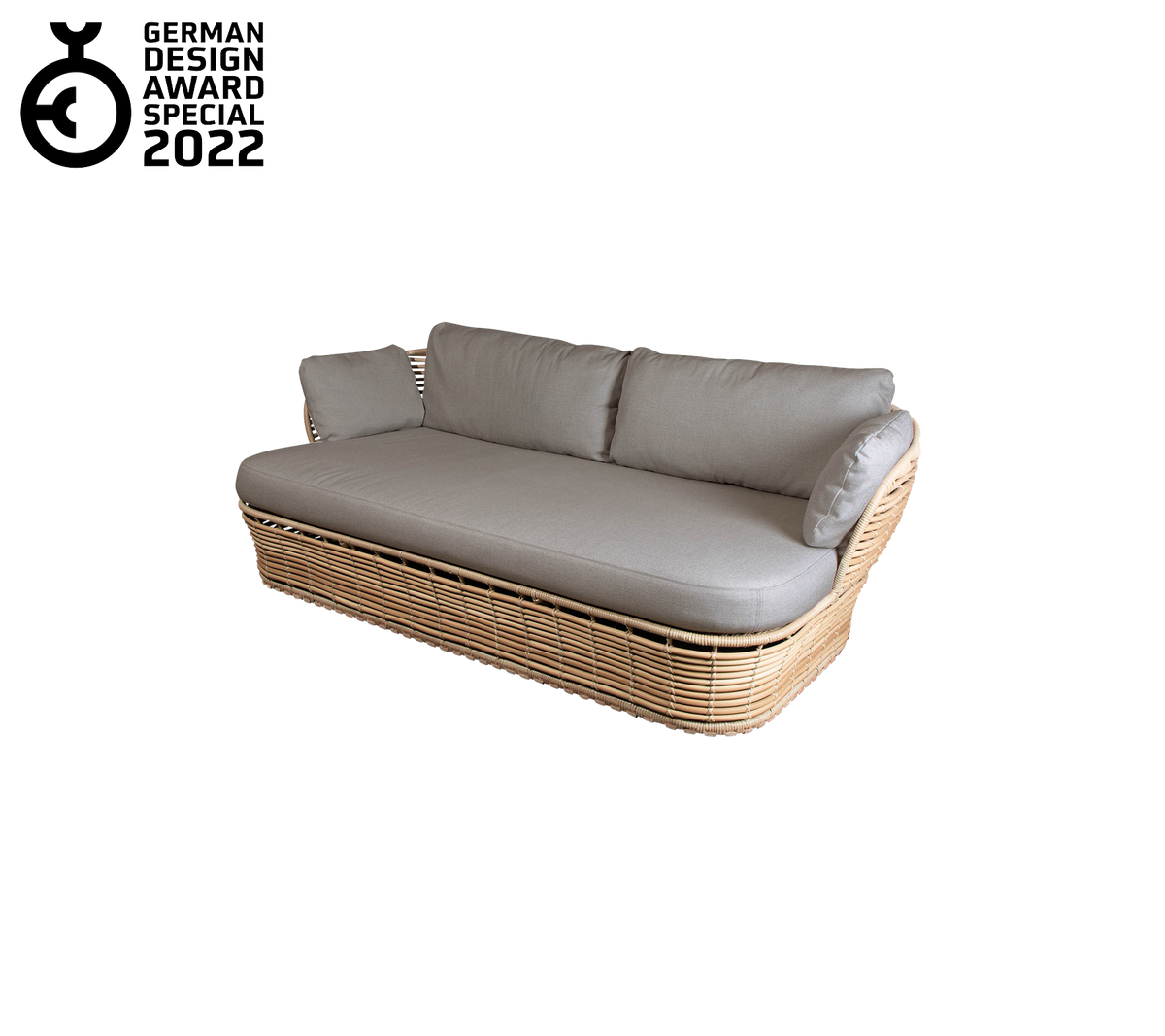 Sofá contemporáneo con base tejida y almohadas grisáceas, con un diseño elegante y estético. Galardonado en 2022.