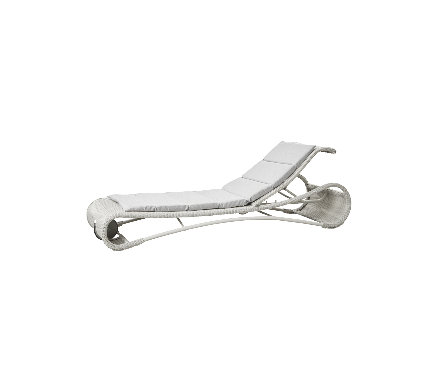Sillón lounge elegante con un diseño elegante y un acolchado cómodo, perfecto para la relajación y el ocio.