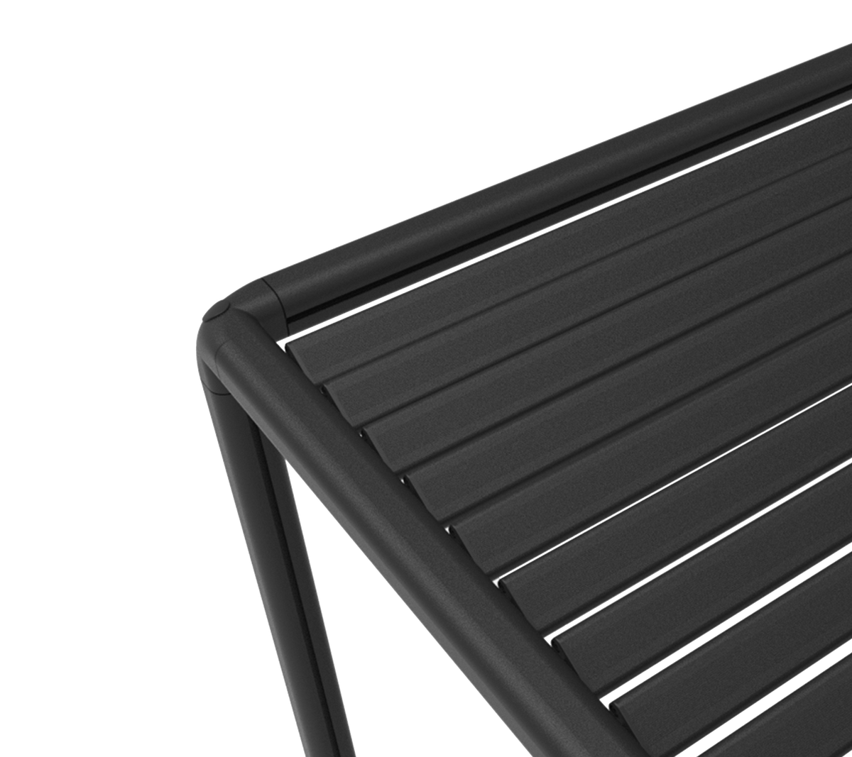 Vista en primer plano de una pieza de mobiliario moderna y elegante con una superficie a rayas y un armazón resistente, ideal para entornos contemporáneos.