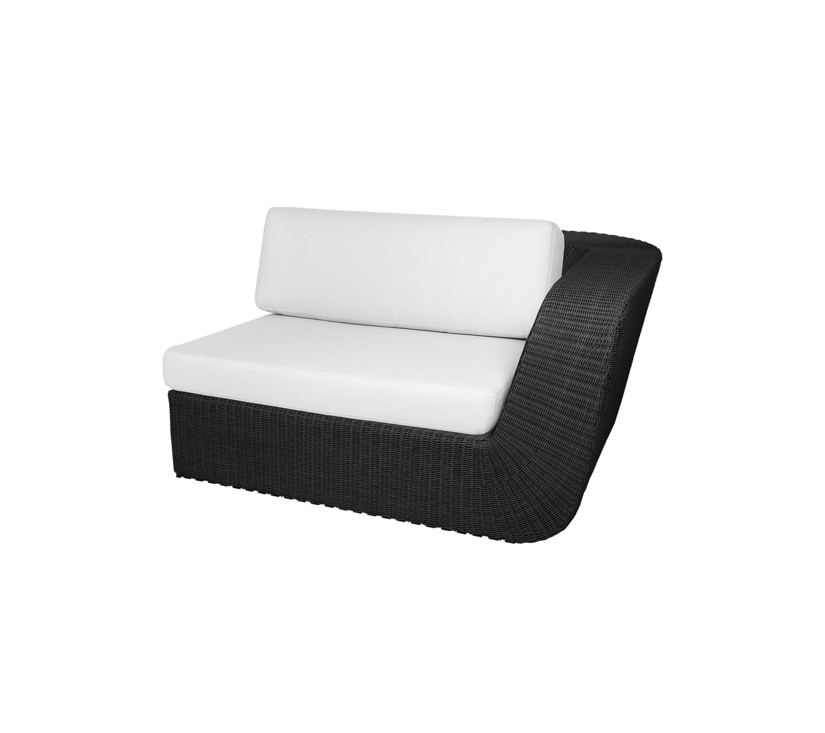 Asientos contemporáneos con un elegante marco negro y cómodos cojines blancos, diseñados para la comodidad y el estilo.