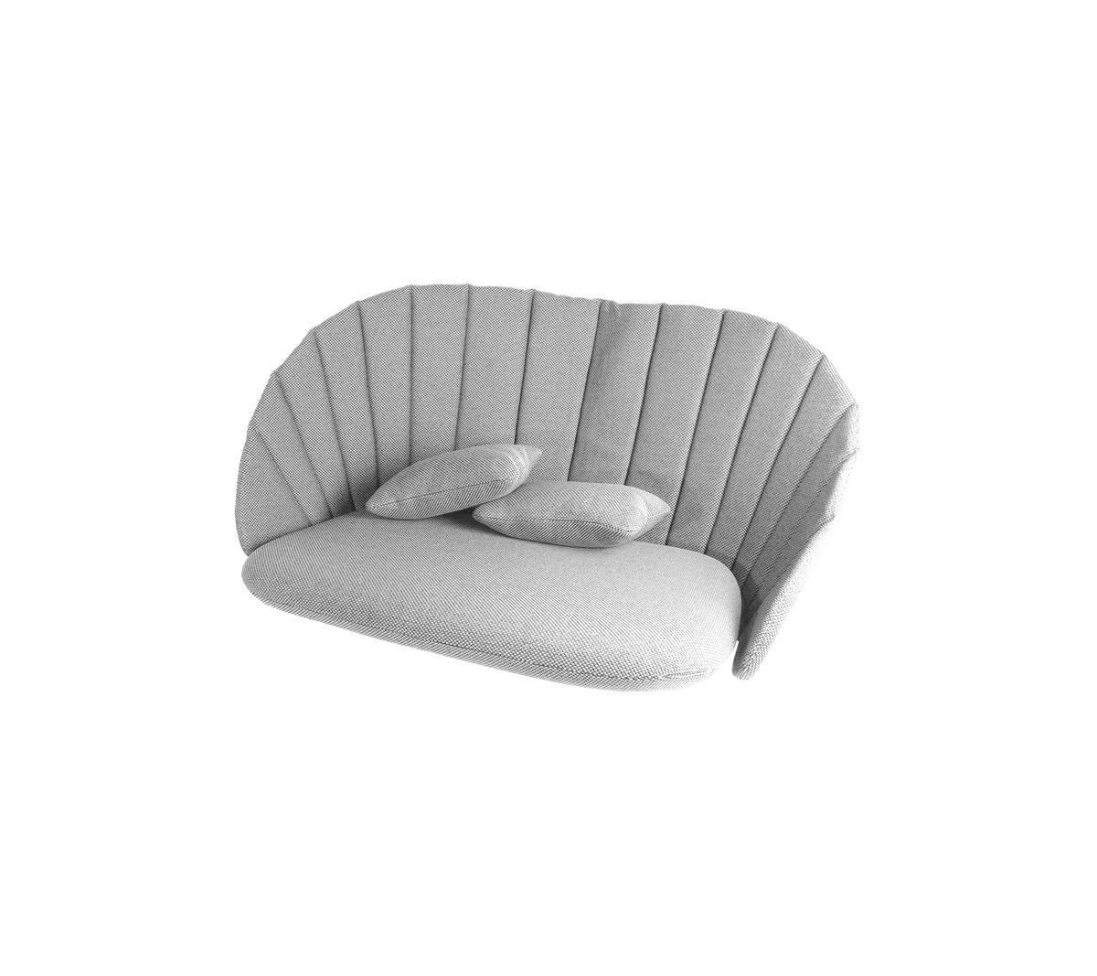Sofá curvado y elegante con una tela gris suave y tres cojines de felpa, con un diseño acanalado para mayor elegancia.