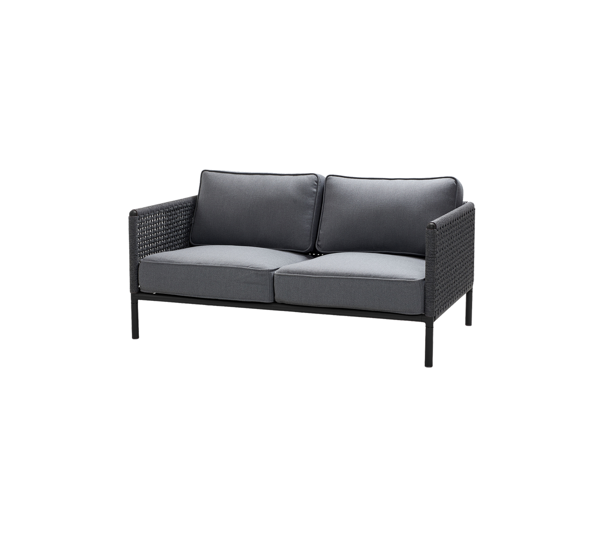 Sofá de dos plazas con un elegante marco negro y cojines gris oscuro, diseñado para la comodidad y el estilo. Perfecto para áreas de asiento informales.