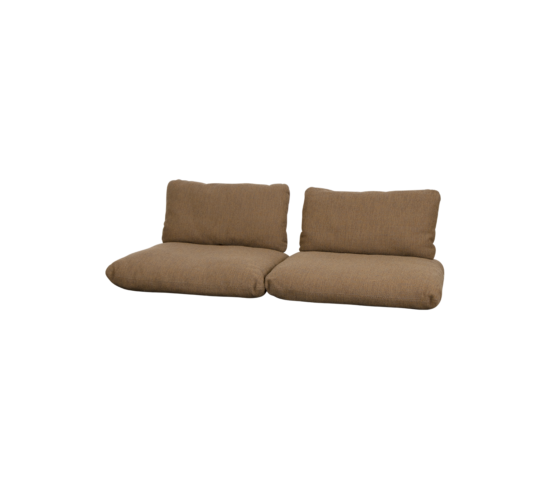 Un sofá moderno, tapizado en marrón con cojines mullidos y un diseño minimalista, perfecto para un asiento casual.