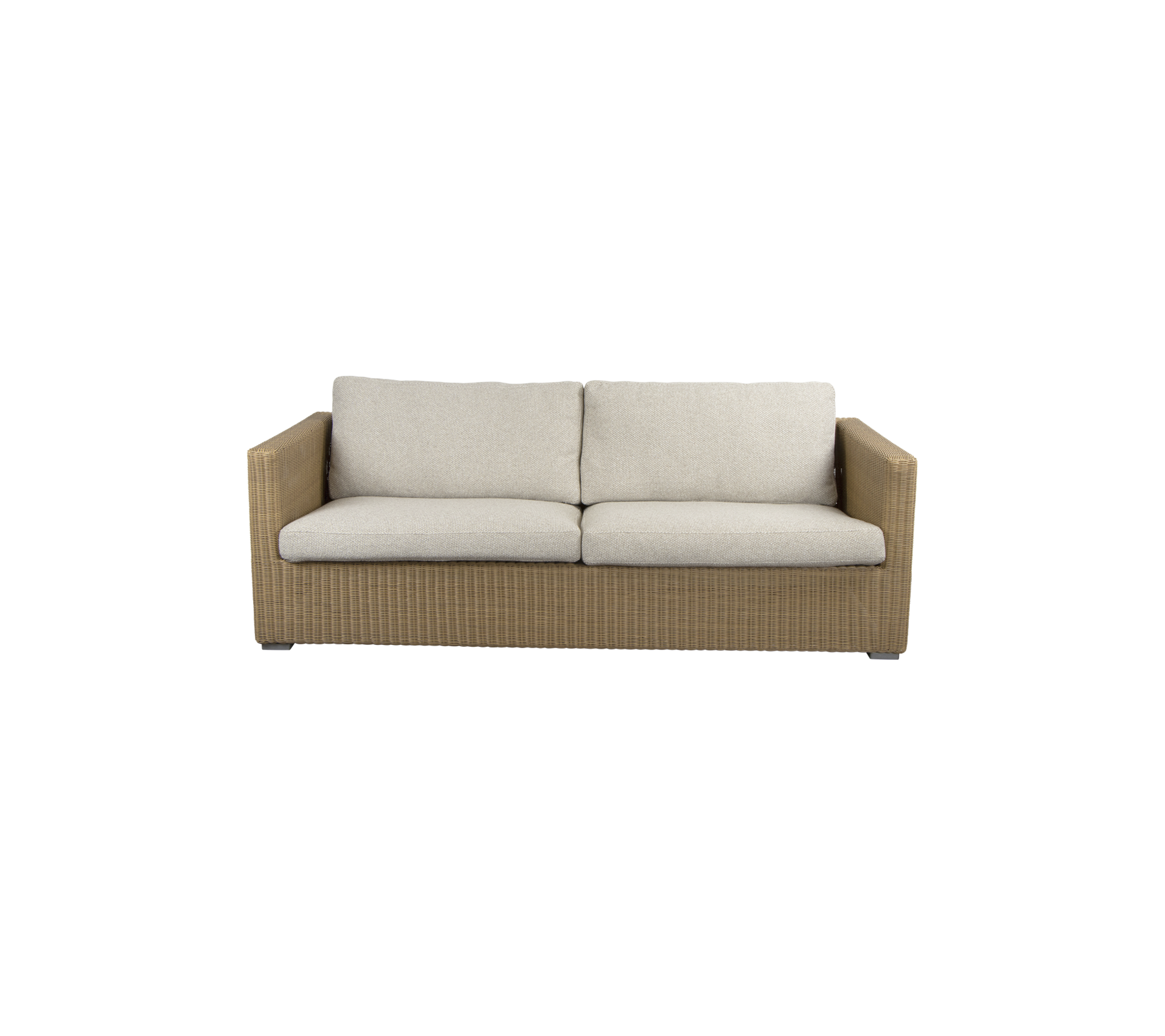 Un sofá de dos plazas elegante con una base tejida y cojines suaves de color neutro para comodidad y diseño moderno.