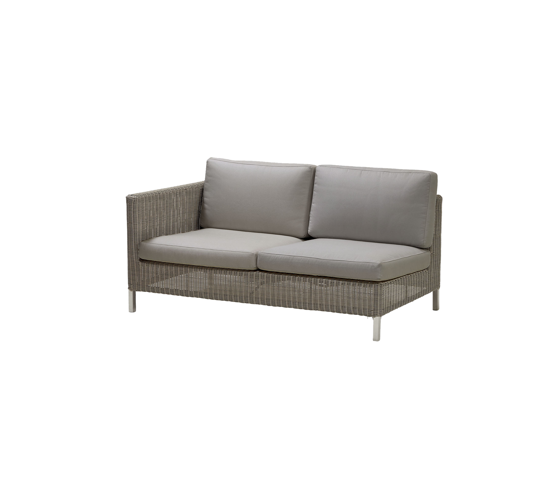Sofá elegante con un marco tejido y cojines de terciopelo gris, que ofrece comodidad y diseño moderno para arreglos de asientos.
