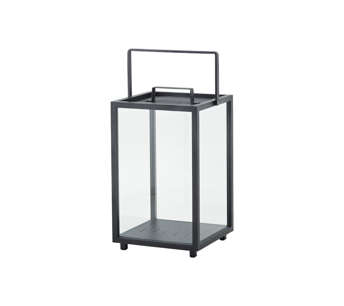 Linterna de vidrio con marco y asa de metal, con un diseño elegante para uso decorativo o iluminación.