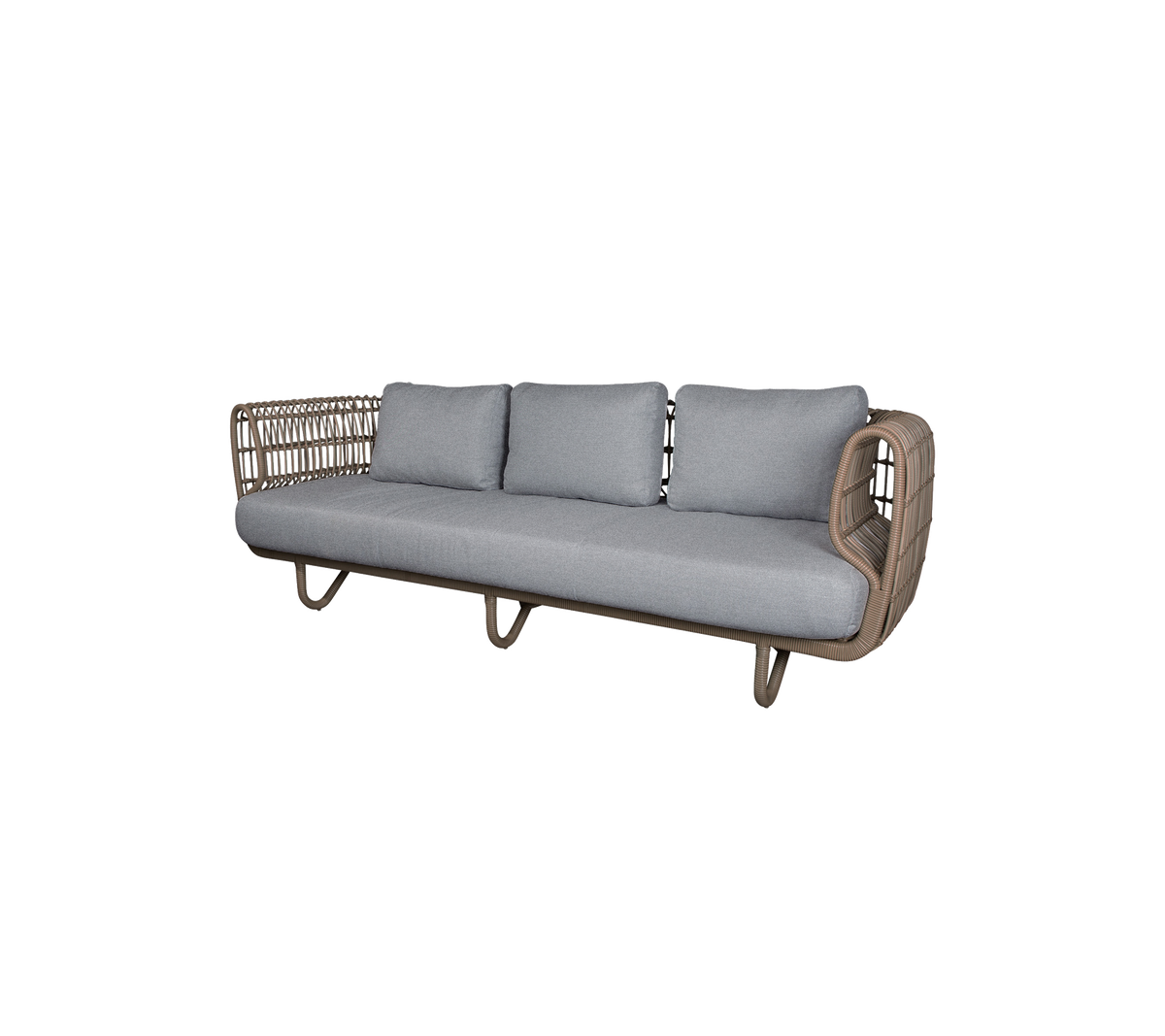 Sofá moderno con cojines grises en un diseño elegante.