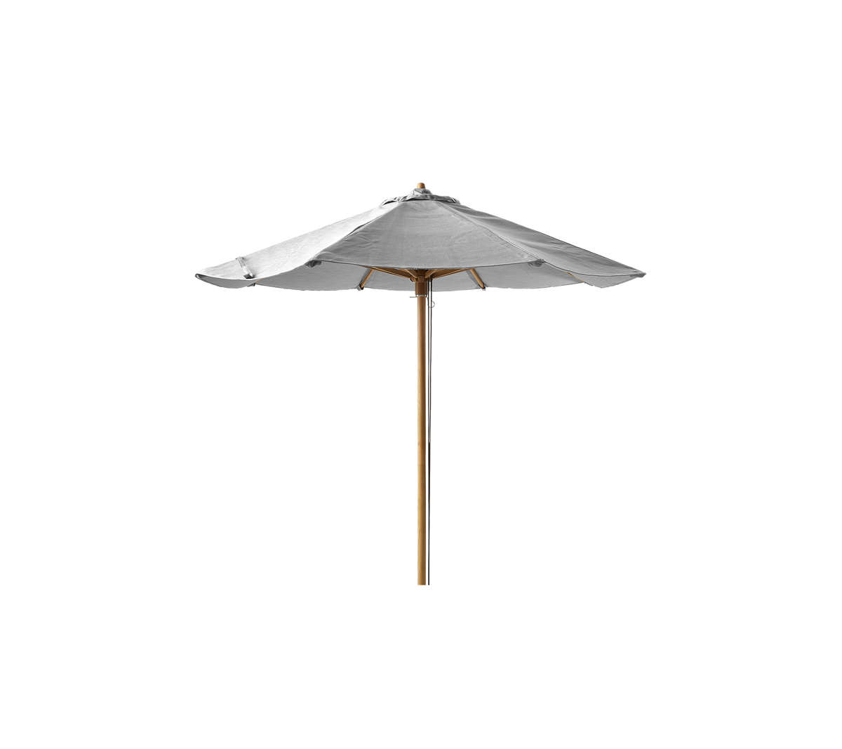 Un elegante paraguas blanco con un poste de madera, diseñado para proporcionar sombra y mejorar los espacios al aire libre.