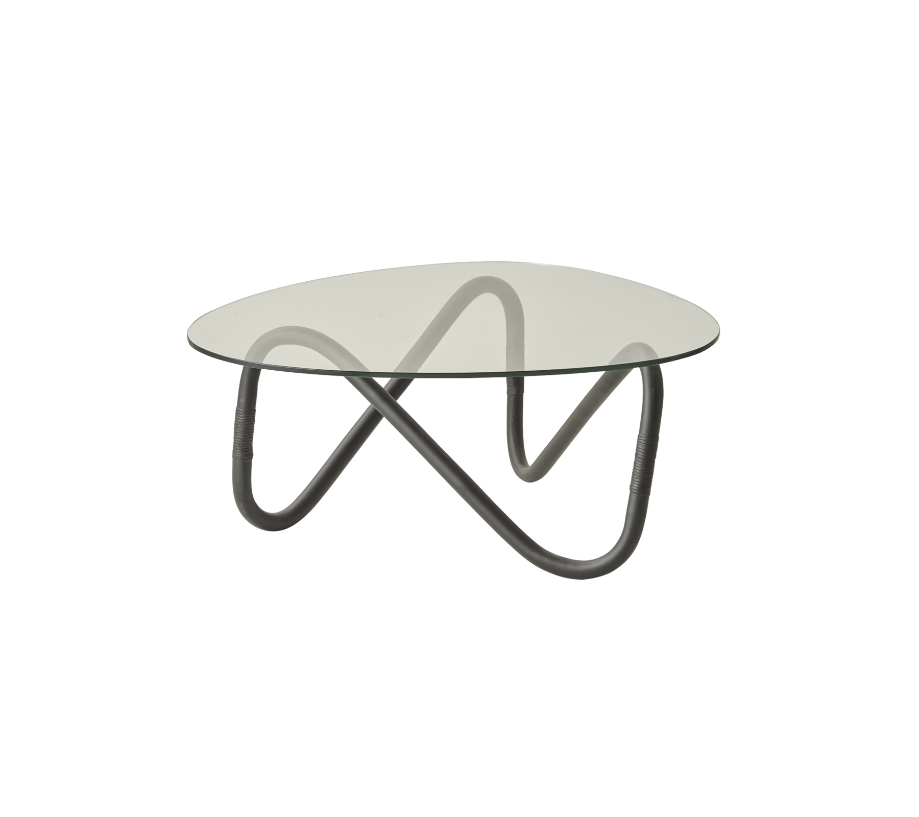 Mesa de café moderna con una tapa de vidrio circular y un diseño de base metálica artística y ondulada. Ideal para agregar un toque contemporáneo a cualquier espacio.