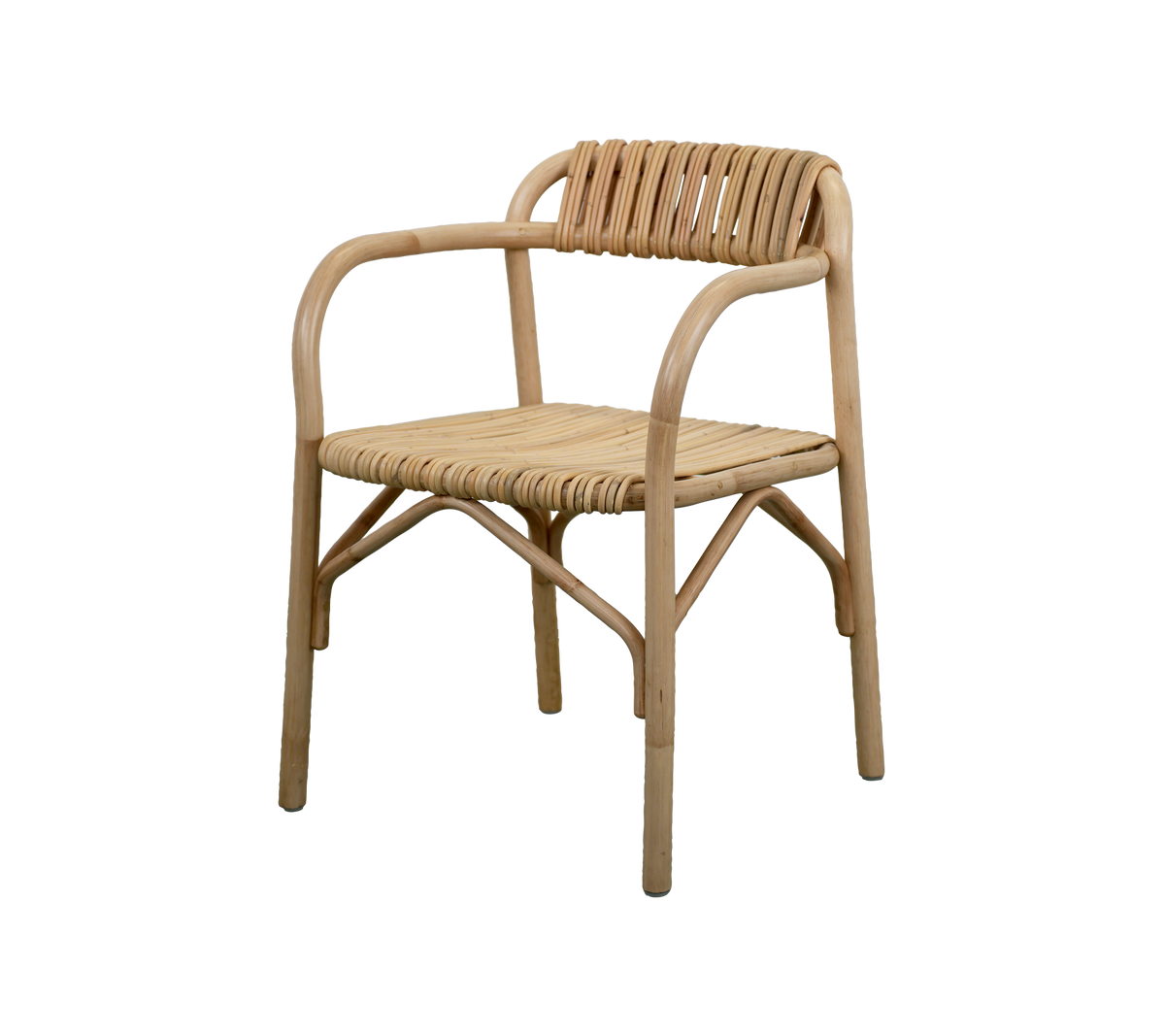Silla de color natural con un diseño minimalista.