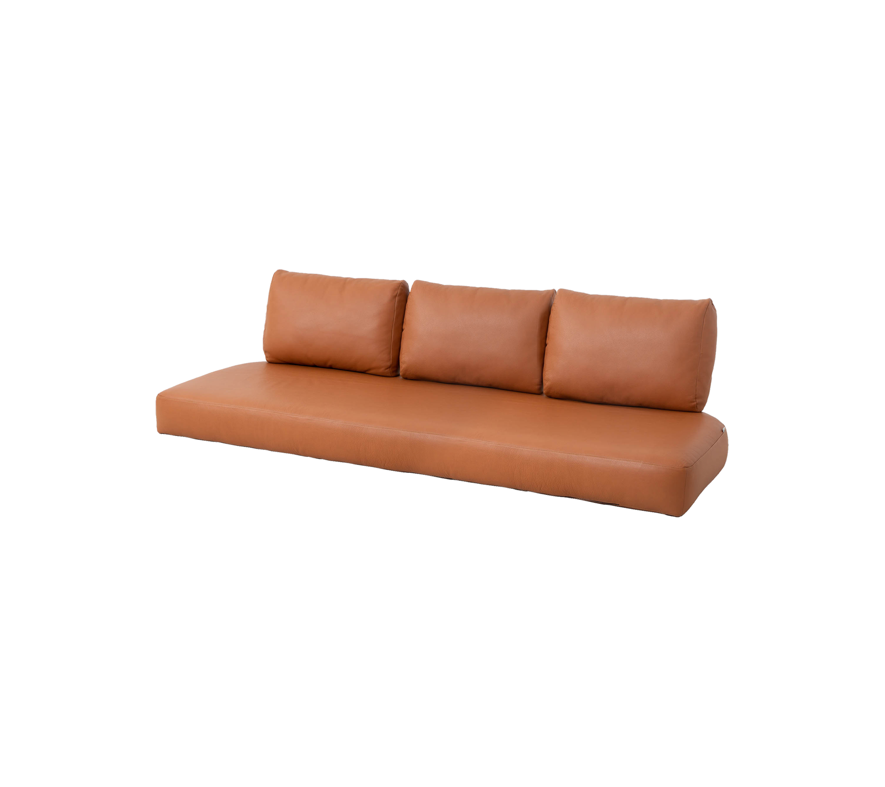 Sofá moderno de color beige con tres cojines traseros, con un diseño elegante y un estilo minimalista, perfecto para cualquier espacio contemporáneo.