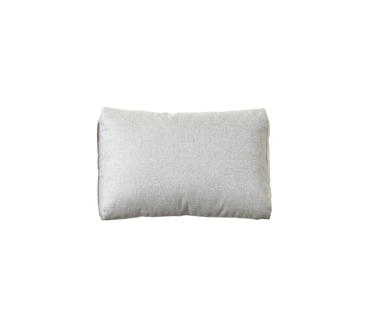Almohada rectangular suave en una tela ligera y neutra, diseñada para comodidad y atractivo estético. Ideal para la decoración del hogar o la relajación.