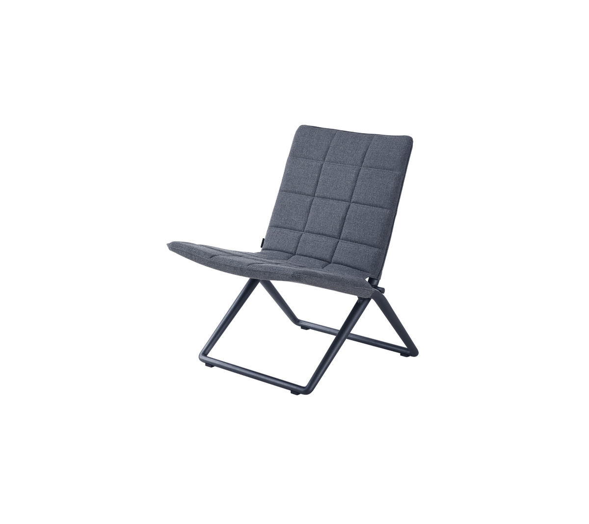 Silla plegable elegante y moderna con asiento y respaldo acolchados, con un patrón de cuadrícula y un marco resistente. Ideal para asientos versátiles.