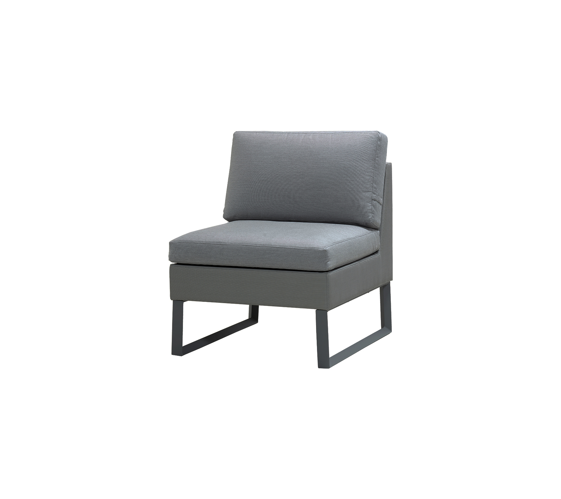 Silla gris elegante con un diseño moderno, con cojines suaves y un marco minimalista para una cómoda experiencia de asiento.