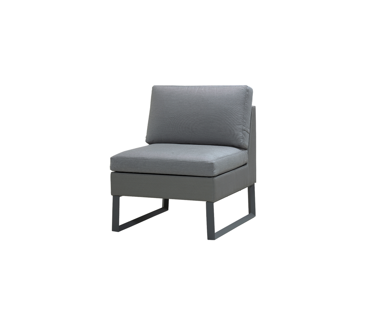 Silla gris elegante con un diseño moderno, con cojines suaves y un marco minimalista para una cómoda experiencia de asiento.