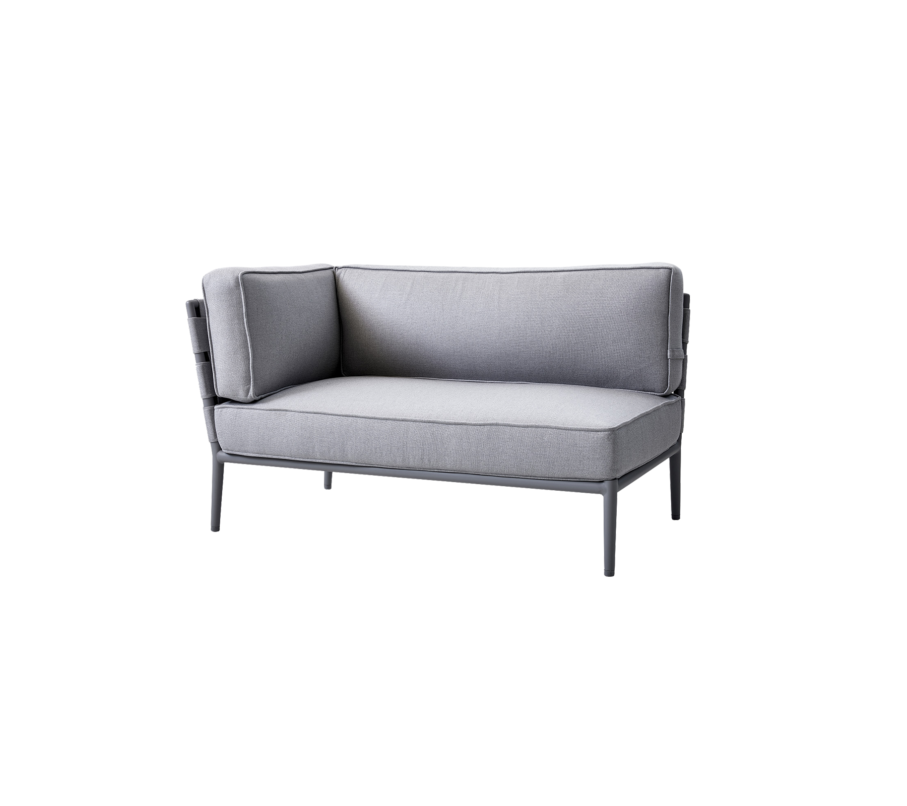 Sofá gris de dos plazas con cojines de felpa y un elegante marco de metal, diseñado para la comodidad y la estética moderna.