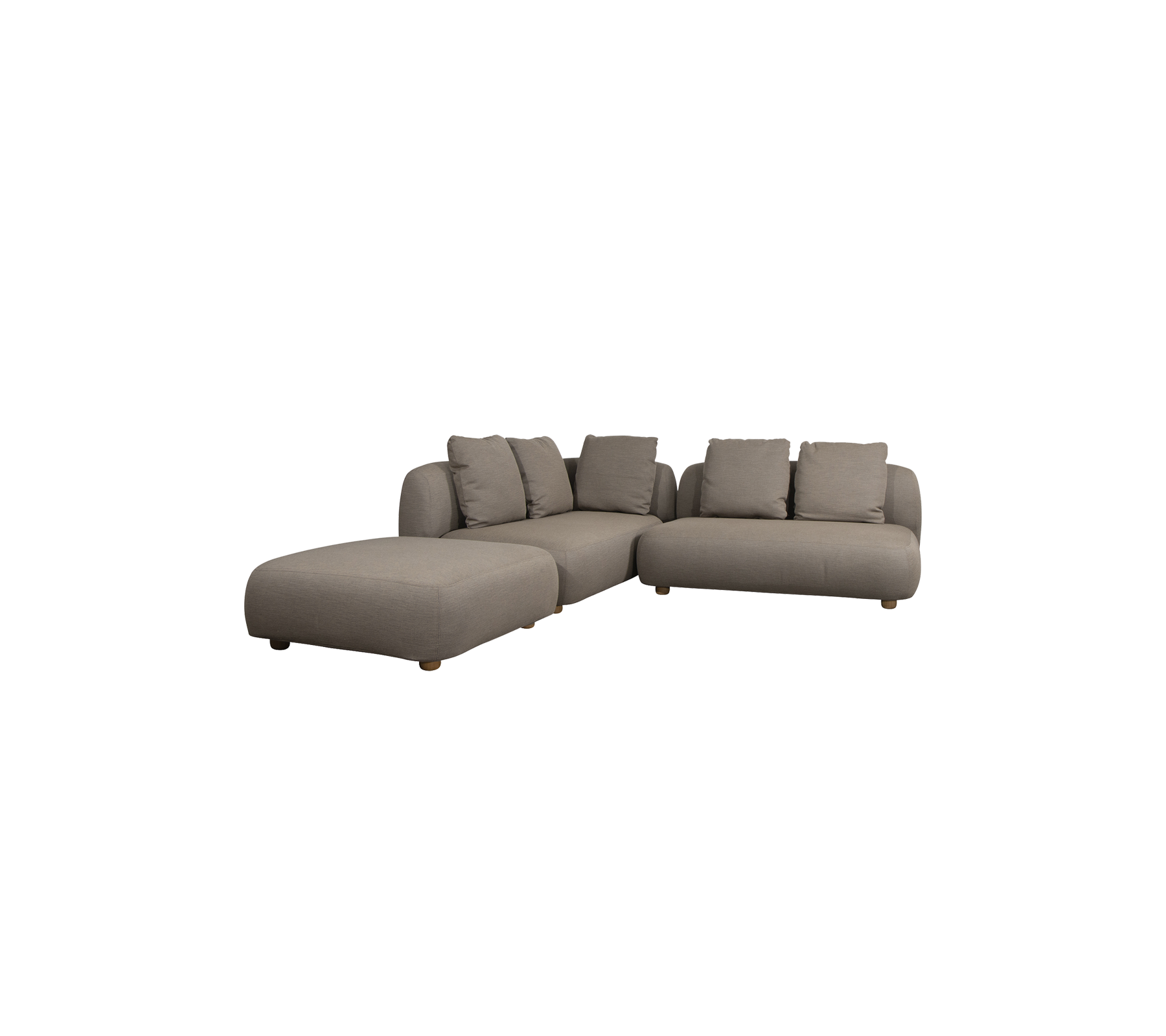 Sofá seccional moderno en tono marrón neutro con cojines suaves y un diseño espacioso para una cómoda sentada. Perfecto para relajarse.