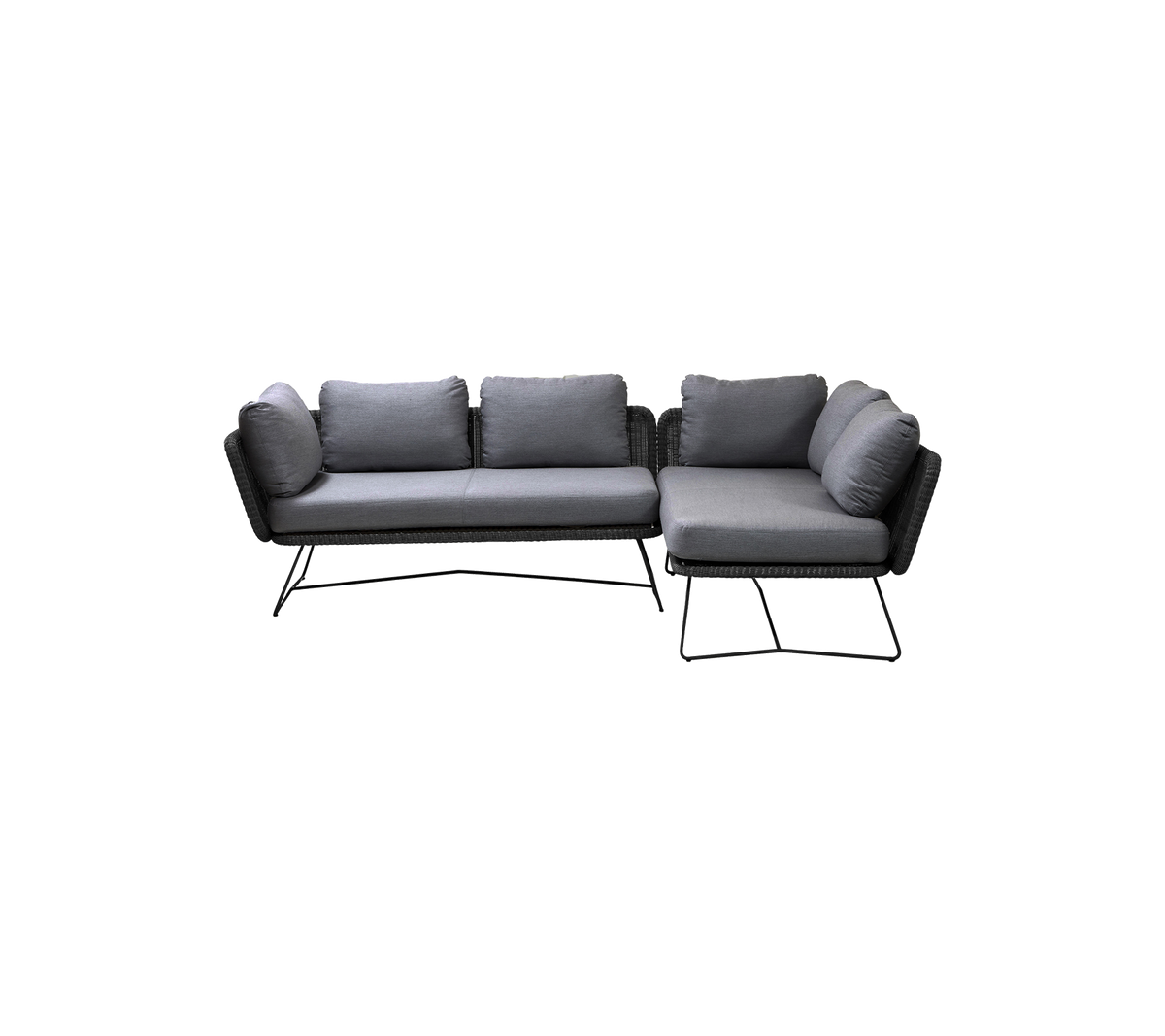 Sofá seccional de marco negro elegante con cojines grises suaves, con un diseño moderno adecuado para diversos espacios.