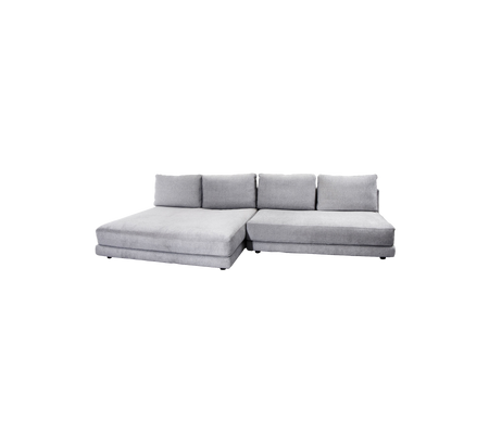 Sofá seccional gris elegante con líneas limpias y cojines suaves, diseñado para la comodidad y la estética moderna. Ideal para cualquier espacio habitable.